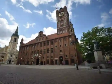 Toruń : La Perle Médiévale de la Pologne – Un Voyage à Travers le Temps et la Culture